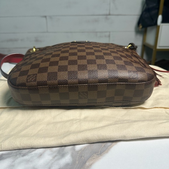 SOLD ❌❌❌Louis Vuitton Damier Ebene South Bank Besace - Picture 3 of 9